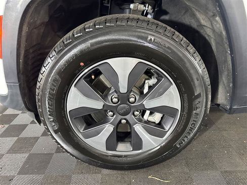 Used 2023 Jeep Grand Cherokee 4WD 4xe image 34