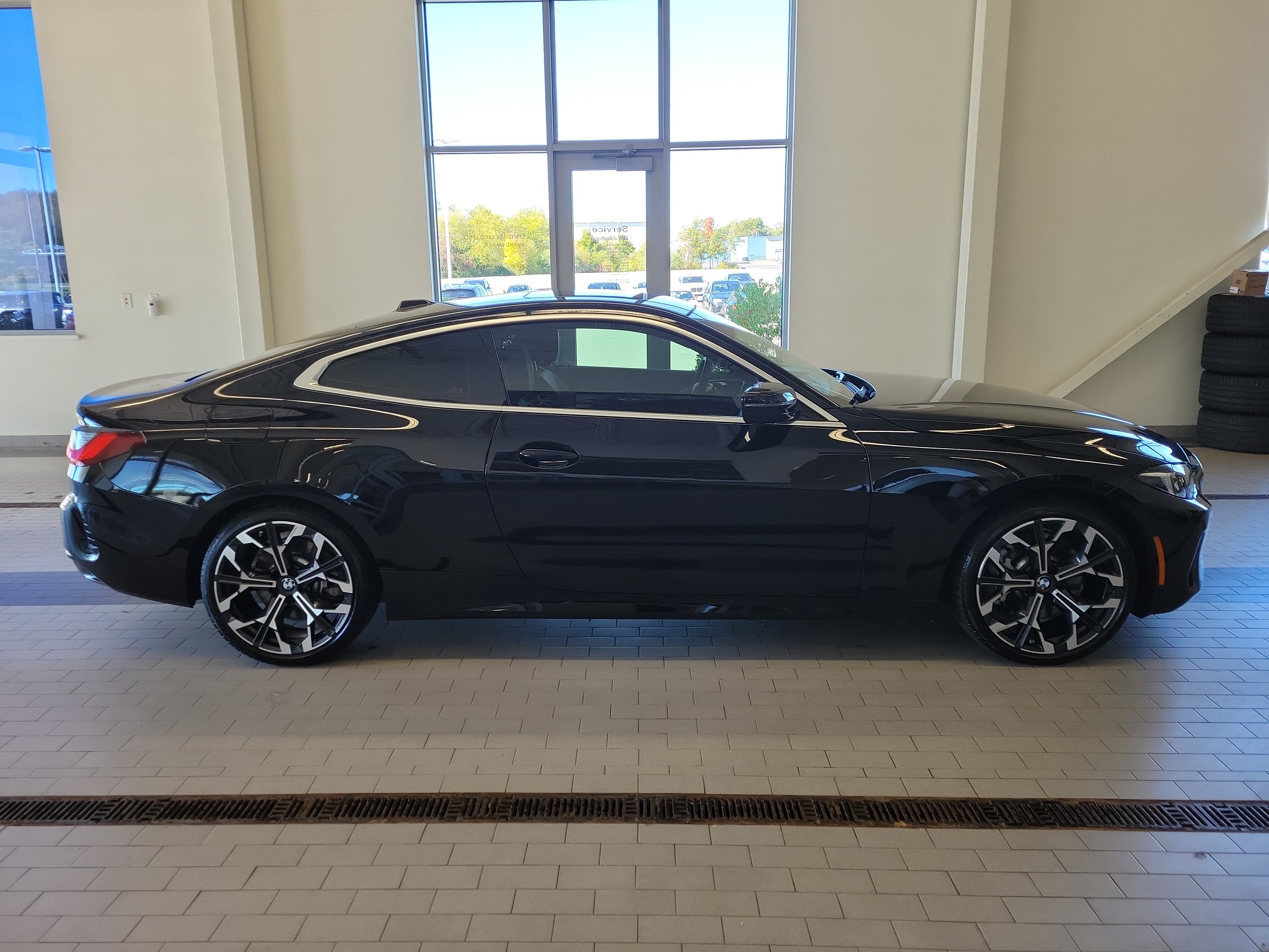 Used 2025 BMW 430i xDrive Coupe w/ Convenience Package AWD/4WD image 4