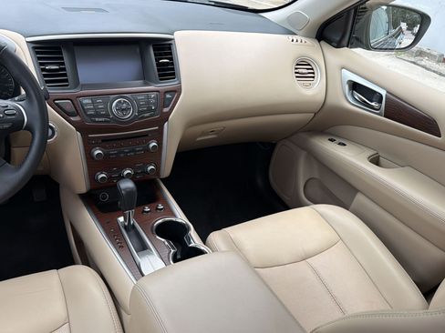Used 2019 Nissan Pathfinder Platinum w/ Cargo Package FWD image 27