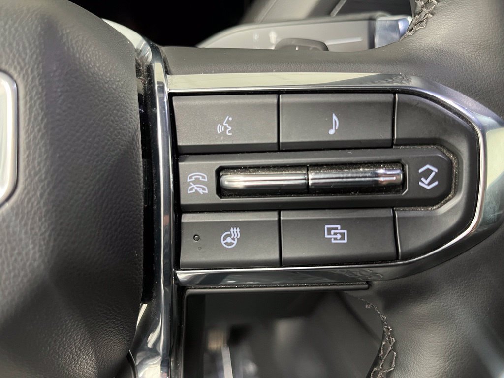 Used 2025 GMC Yukon Denali w/ LPO, Floor Liner Package AWD/4WD image 31