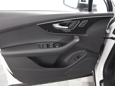 Used 2025 Audi Q7 2.0T Premium image 14