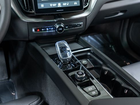 New 2026 Volvo XC60 B5 Ultra w/ Climate Package AWD/4WD image 20