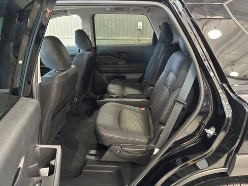 Certified 2024 Nissan Pathfinder SV w/ SV Premium Package AWD/4WD image 12