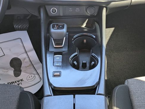 Used 2023 Nissan Rogue SV image 18