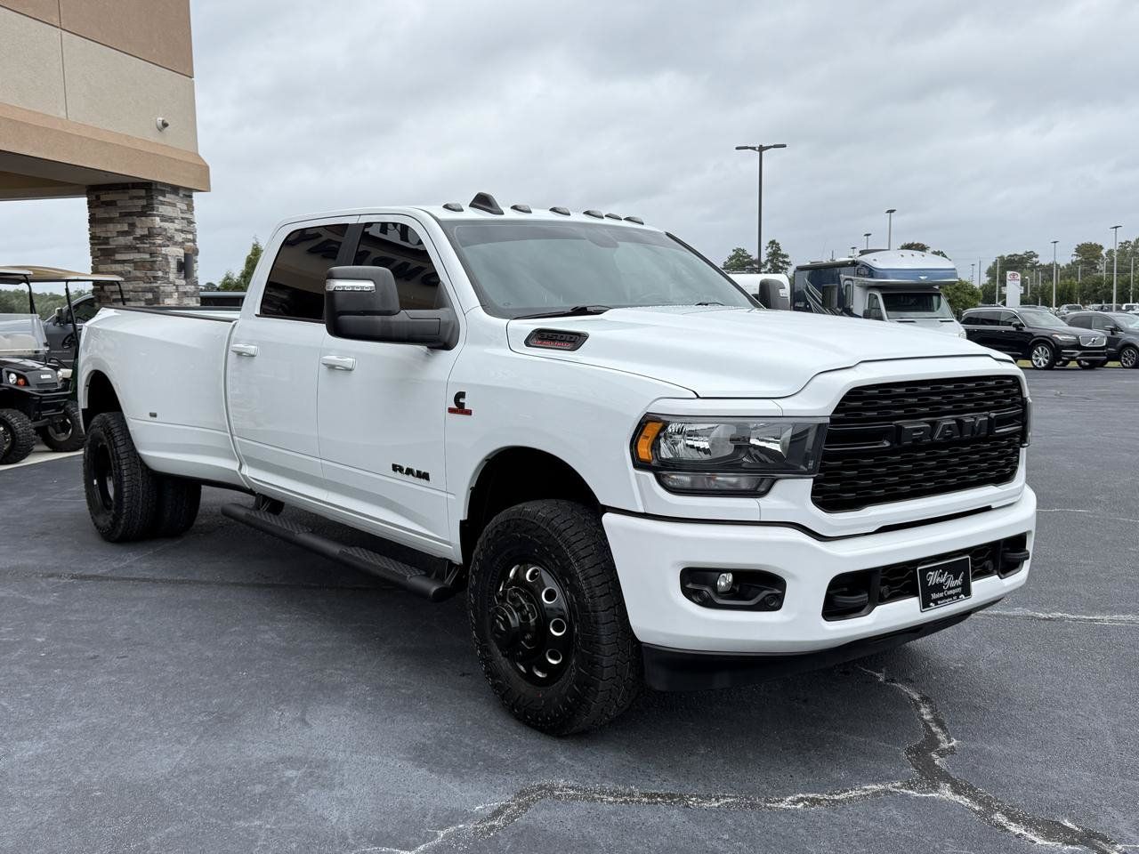 Used 2024 RAM 3500 Big Horn w/ Night Edition AWD/4WD image 6