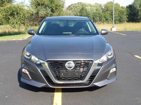 Used 2019 Nissan Altima 2.5 S FWD image 3