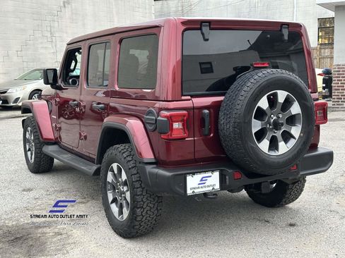 Used 2021 Jeep Wrangler Unlimited Sahara w/ Uconnect 4C Nav & Sound Group image 9