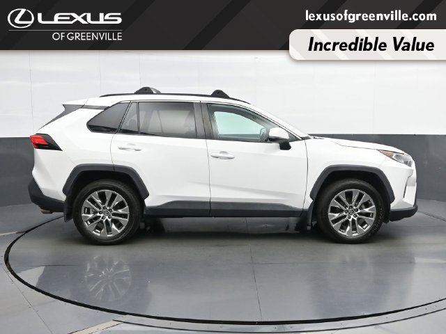 Used 2019 Toyota RAV4 XLE Premium w/ Cold Weather Package AWD/4WD image 10