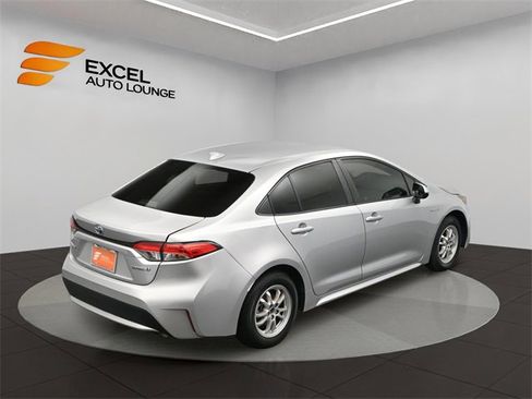 Used 2020 Toyota Corolla LE image 41