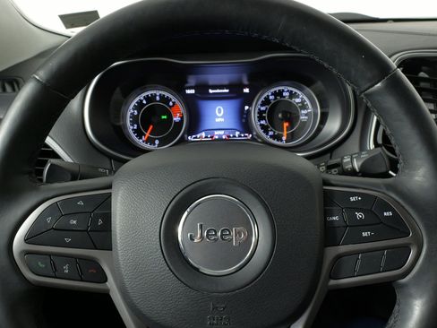 Used 2019 Jeep Cherokee Limited image 39