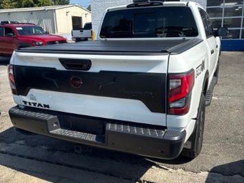 Used 2024 Nissan Titan PRO-4X w/ Pro-4x Convenience Package AWD/4WD image 12