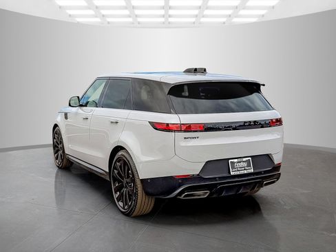 New 2026 Land Rover Range Rover Sport SE AWD/4WD image 3