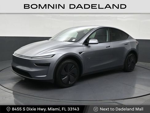 Used 2026 Tesla Model Y 2WD image 1