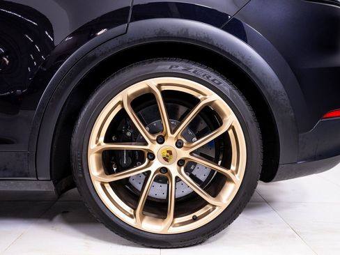Used 2022 Porsche Cayenne Turbo GT AWD/4WD image 12
