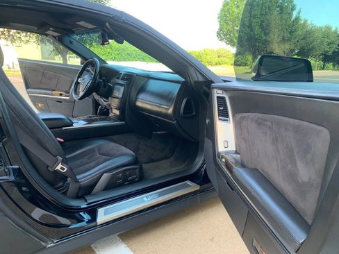 Used 2006 Cadillac XLR V image 16