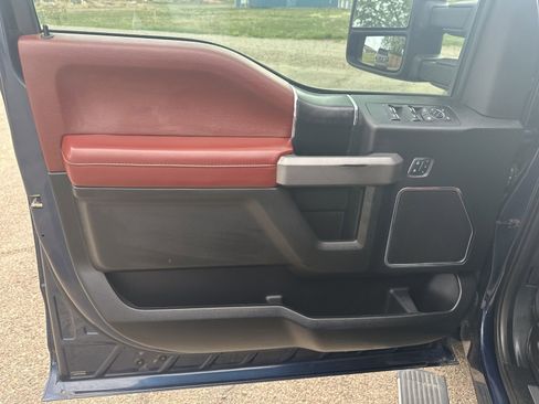 Used 2018 Ford F150 Platinum w/ Equipment Group 701A Luxury AWD/4WD image 18