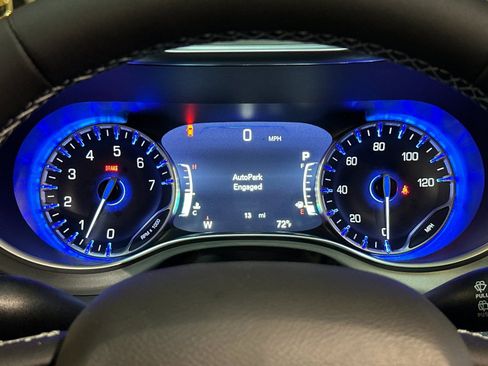 New 2026 Chrysler Pacifica Limited w/ Uconnect Theater Family Group image 26