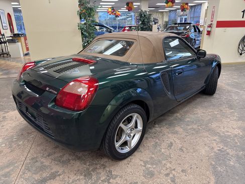 Used 2002 Toyota MR2 image 10
