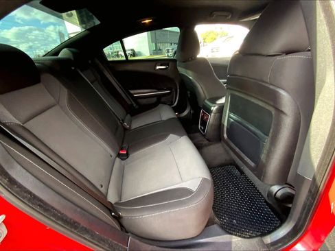 Used 2015 Dodge Charger SXT w/ Driver Confidence Group image 17