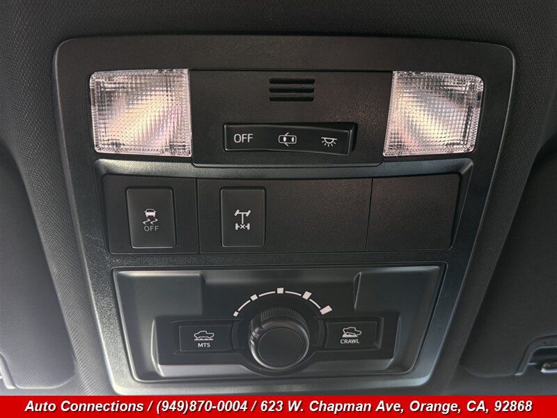 Used 2018 Toyota Tacoma TRD Off-Road w/ Technology Package AWD/4WD image 20