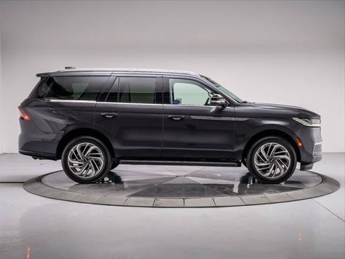 New 2026 Lincoln Navigator Premiere AWD/4WD image 6