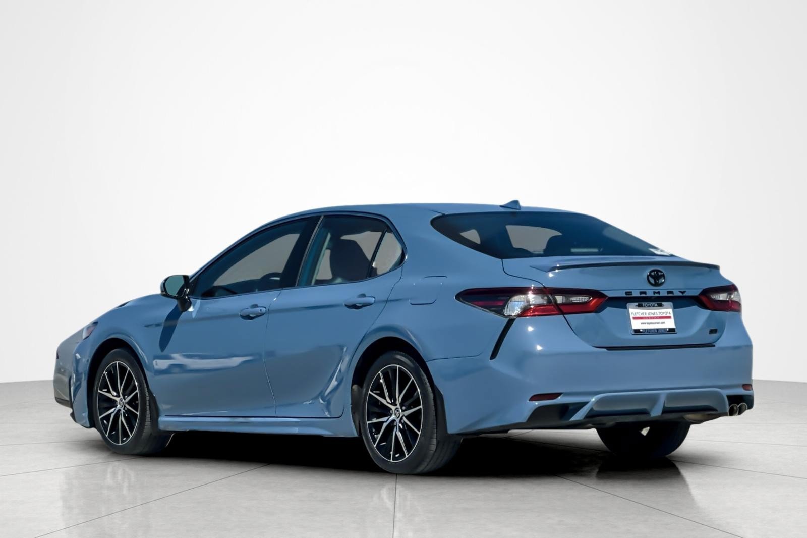 Certified 2024 Toyota Camry SE FWD image 3