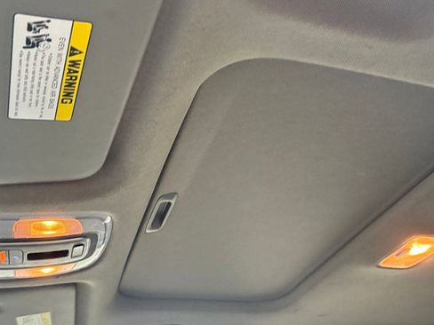 Used 2025 Hyundai Elantra SEL image 22