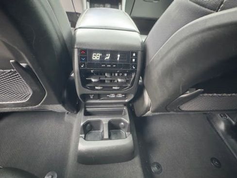 Used 2024 Jeep Grand Cherokee L Limited w/ Luxury Tech Group II image 21