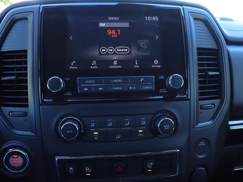 Used 2023 Nissan Titan SV image 27