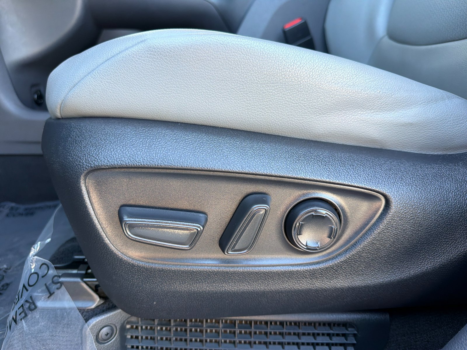 Used 2022 Toyota Sienna XLE FWD image 13