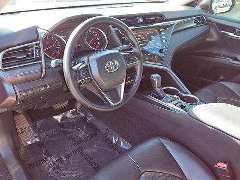 Used 2019 Toyota Camry XSE image 11