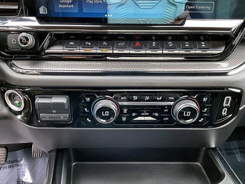 Used 2023 Chevrolet Silverado 1500 ZR2 w/ Technology Package image 32