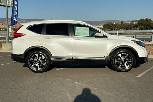 Used 2019 Honda CR-V Touring image 3