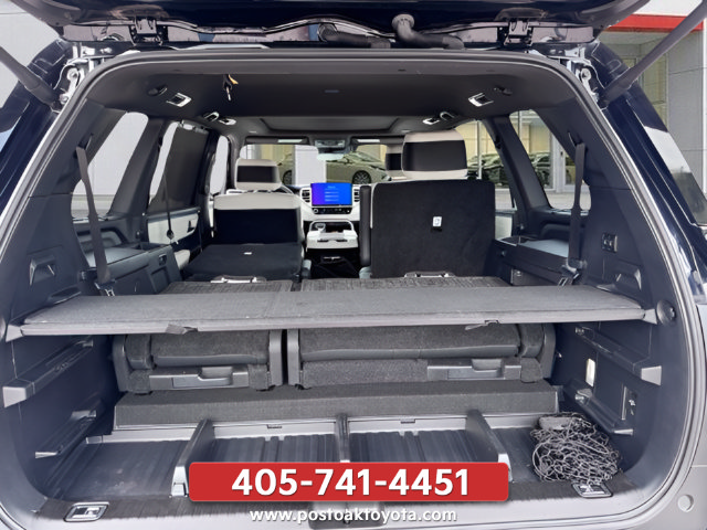 Used 2023 Toyota Sequoia Capstone AWD/4WD image 45