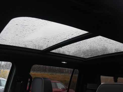 Used 2024 Chevrolet Suburban Premier w/ Max Trailering Package image 33