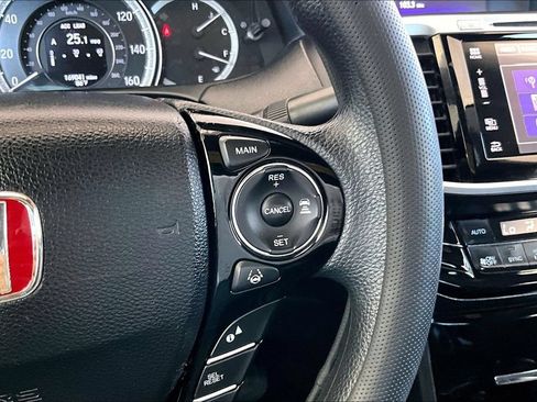 Used 2017 Honda Accord EX image 12