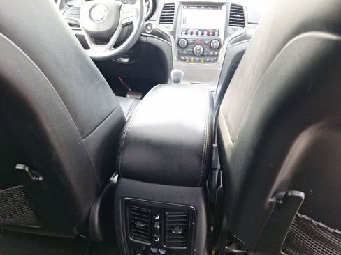 Used 2018 Jeep Grand Cherokee Limited image 33