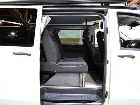 Used 2020 Mercedes-Benz Metris Passenger image 38