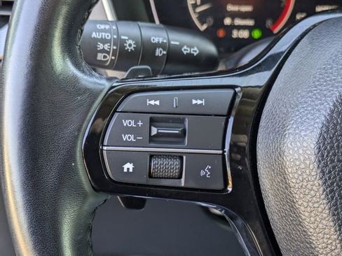 Used 2024 Honda Pilot Touring image 22