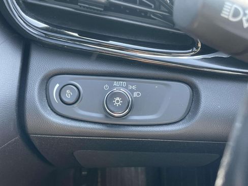 Used 2017 Chevrolet Volt Premier w/ Driver Confidence II Package FWD image 17