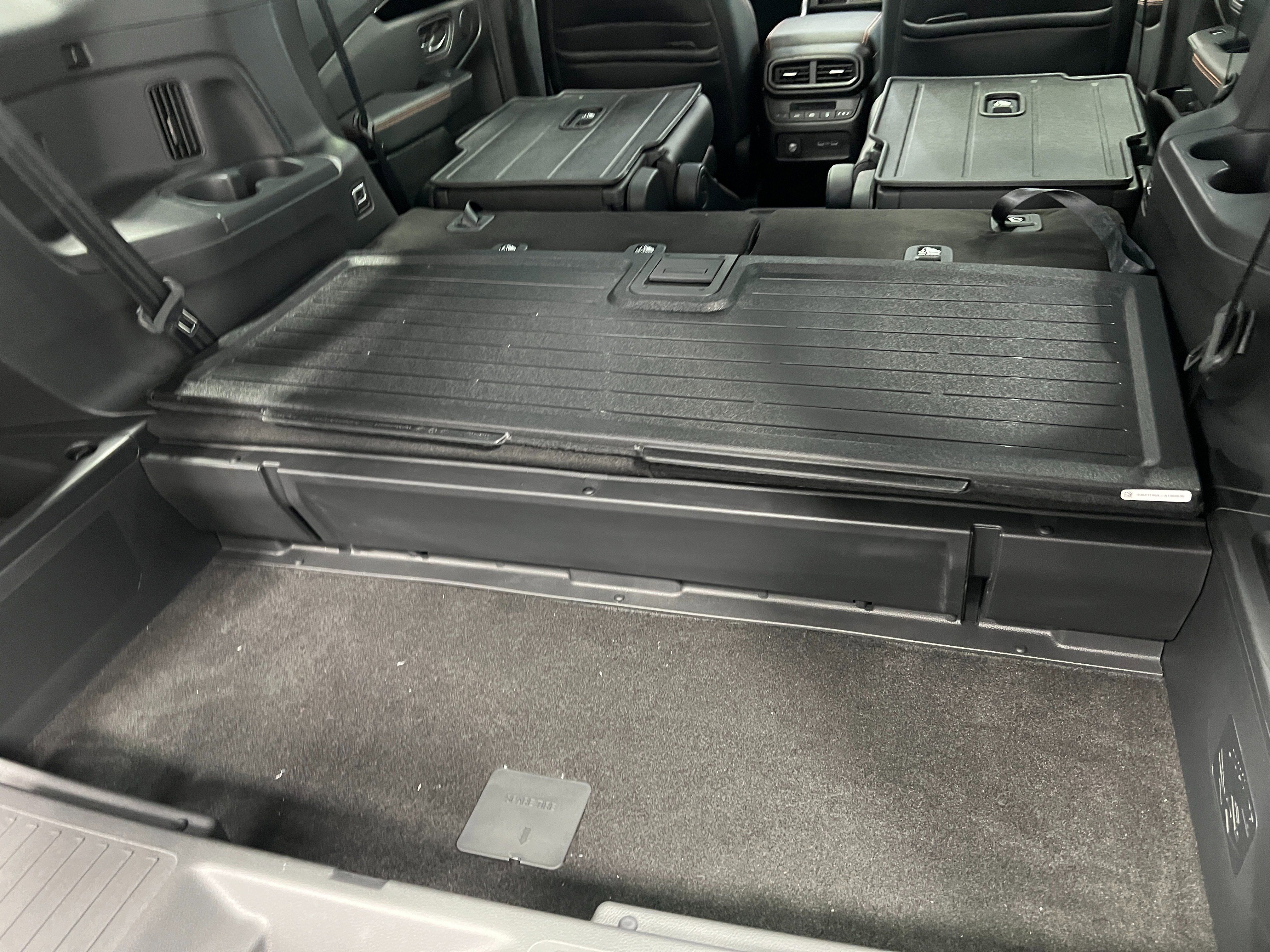 Used 2025 Honda Pilot TrailSport image 32