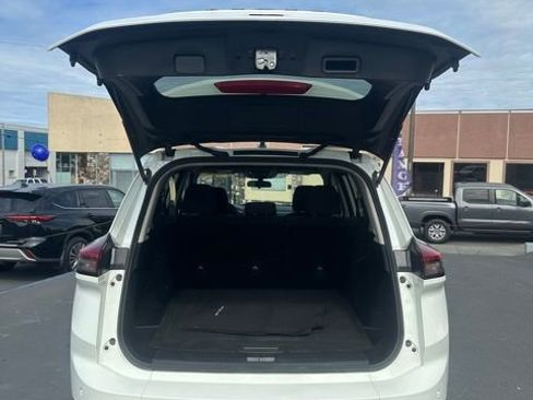 Used 2024 Nissan Rogue S image 12