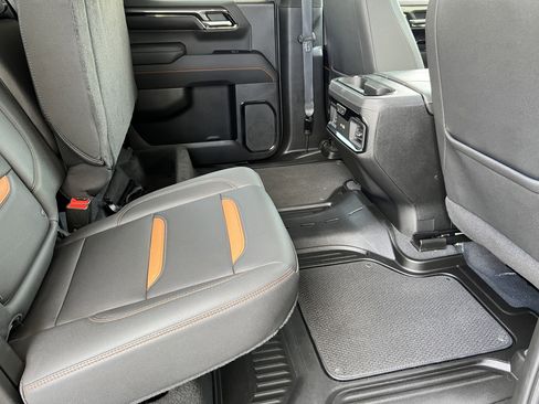 Used 2023 GMC Sierra 1500 AT4 w/ AT4 Premium Package AWD/4WD image 19