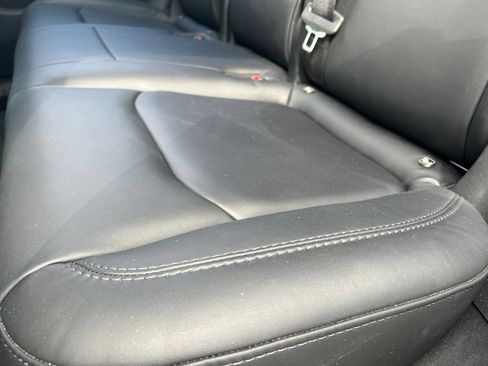 Used 2022 Tesla Model Y Long Range AWD/4WD image 18