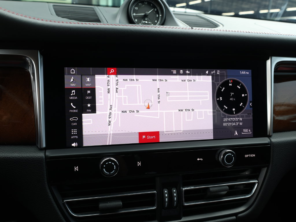 Used 2023 Porsche Macan Turbo AWD/4WD image 30