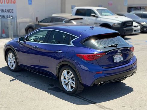 Used 2017 INFINITI QX30 w/ Cargo Package FWD image 11