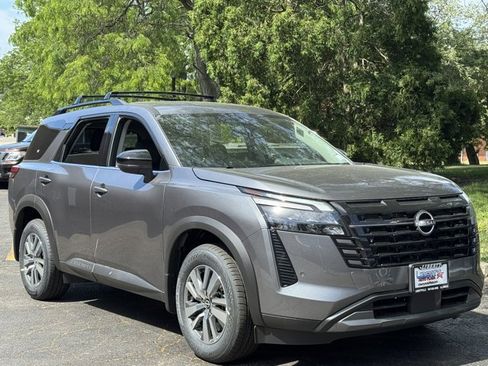 New 2026 Nissan Pathfinder SL w/ Cargo Package AWD/4WD image 2
