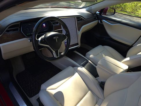 Used 2018 Tesla Model S 100D image 3