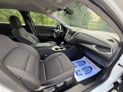 Used 2021 Chevrolet Malibu LT FWD image 29
