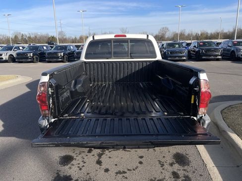 Used 2014 Toyota Tacoma PreRunner image 24